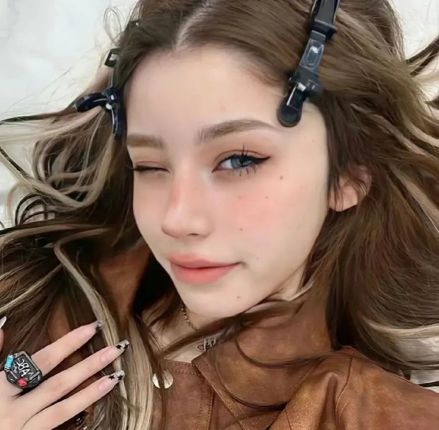 不再托腮遐思
