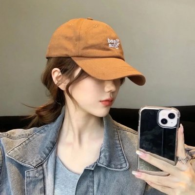 九顶假发的女孩